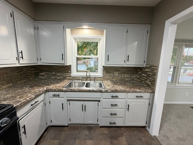 Photo - Move in Special - 3bed 2 bath in KCK off Turner and I-635