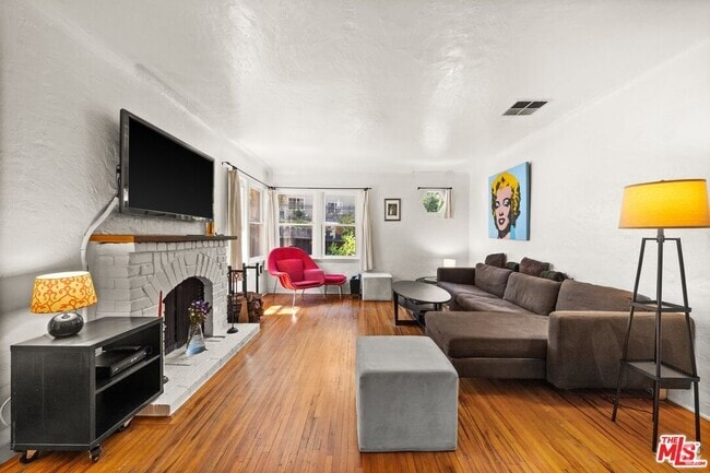 Building Photo - 8410 Kirkwood Dr Rental