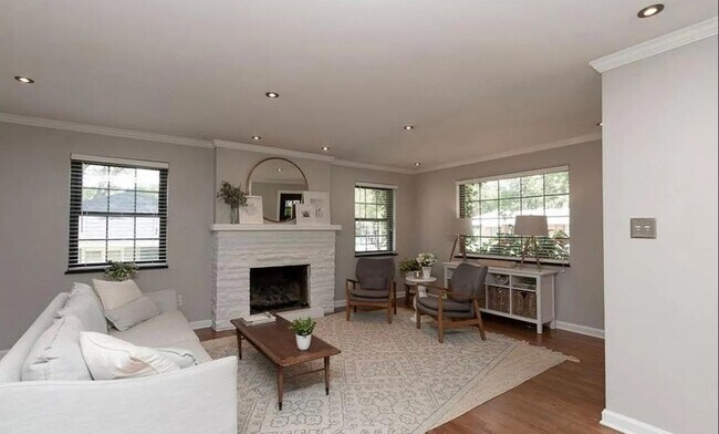 Photo - 256 Castle Dr