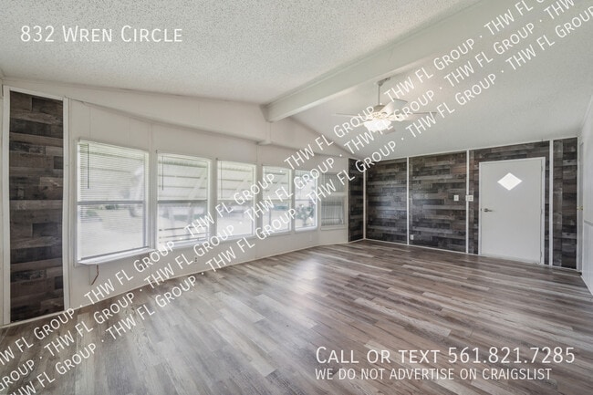 Photo - 832 Wren Cir