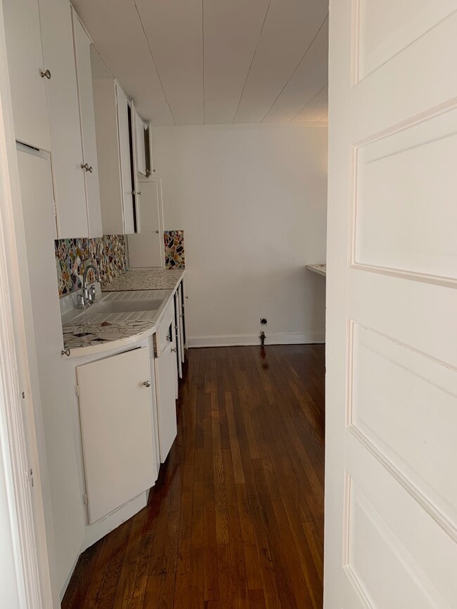 Photo - 102 E 38th St Unit 100 E 38th St