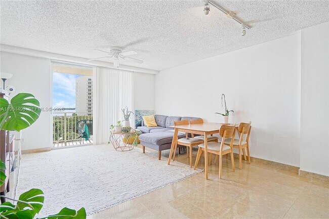 Photo - 770 Claughton Island Dr Unit 906