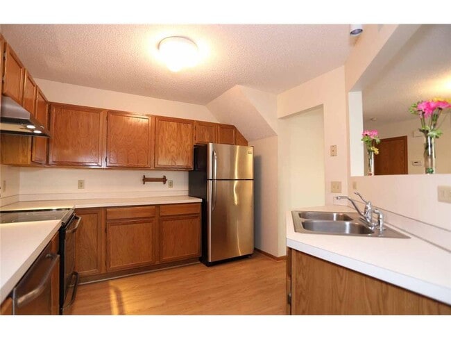 Photo - 7689 Nicholas Way