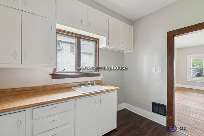 Photo - 2027 Berkshire Pl