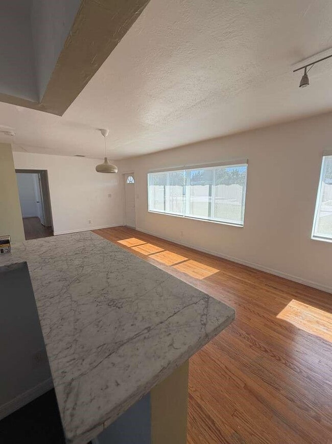 Photo - 2815 Van Buren St