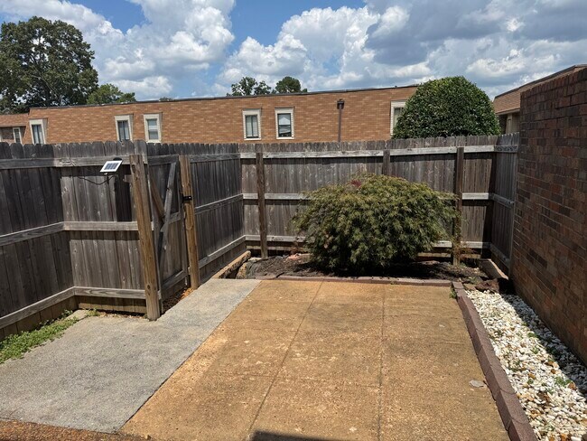 Bakc Patio - 6622 Poplar Woods Cir S Rental