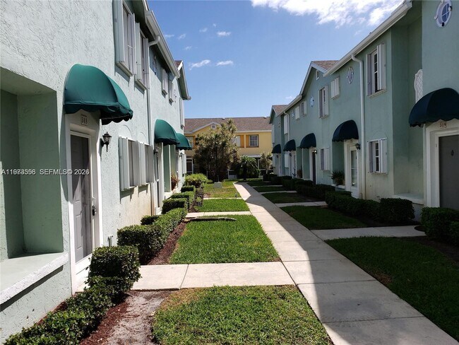 Photo - 313 Waterside Dr