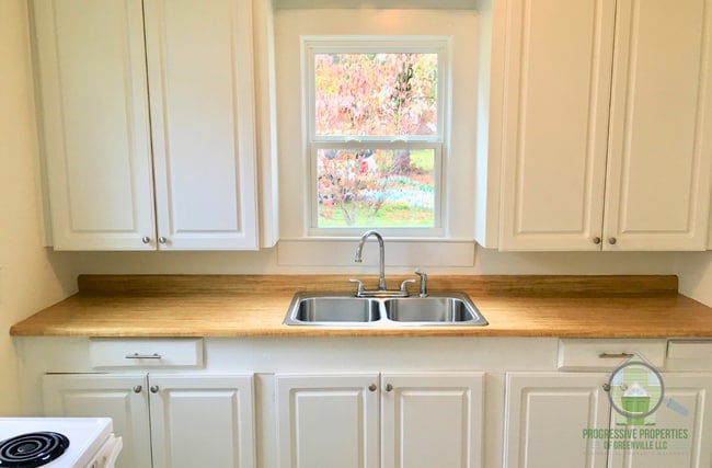 Photo - 111 Crane Ave