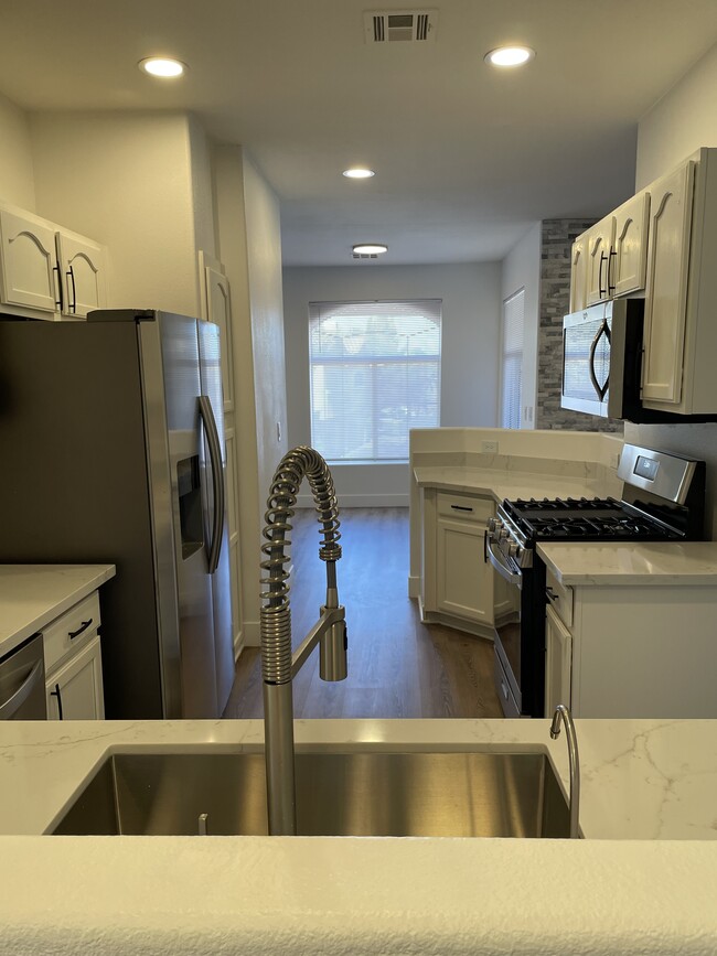 Photo - 8741 Red Brook Dr Unidad 202