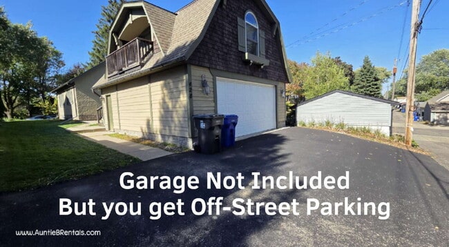 Photo - 428 Warwick St