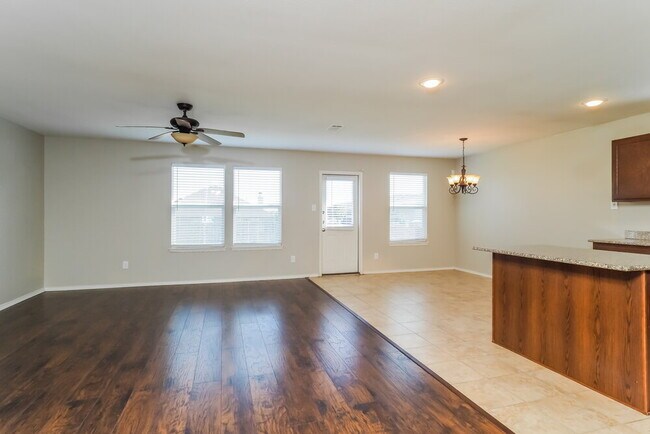 Photo - 3200 Sadie Trail