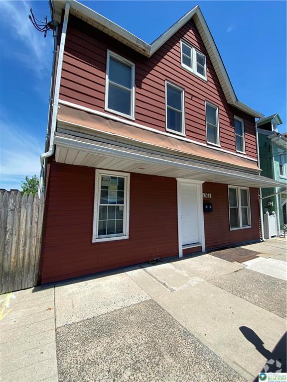 Building Photo - 1165 E 3rd St Rental
