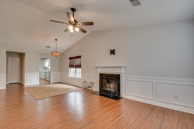 Photo - 2019 Hopetown Dr