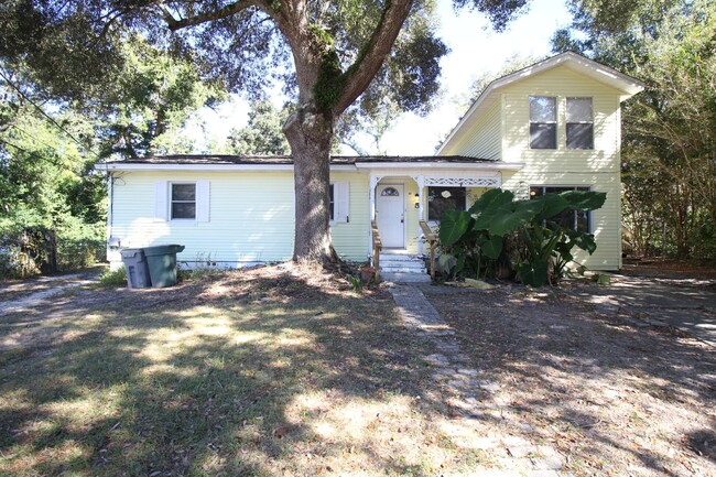 Photo - Cozy 1BR/1BA Apartment in Southwest Pensac... Unit B