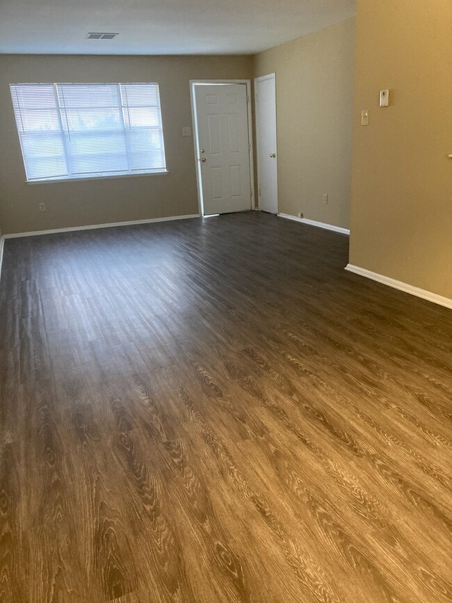 Photo - 2215 Kevin Ct