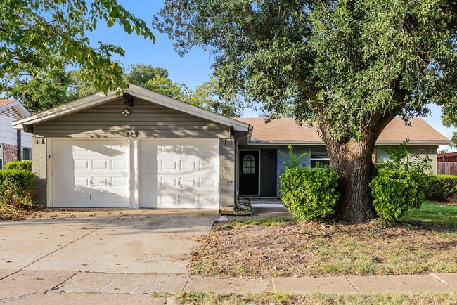 Photo - 629 Dawn Dr