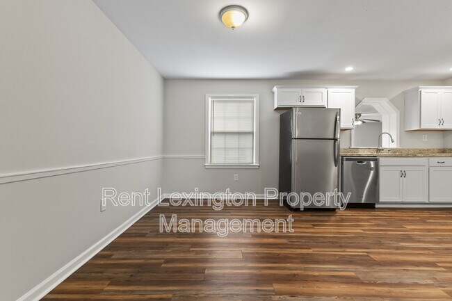 Photo - 702 Della Dr