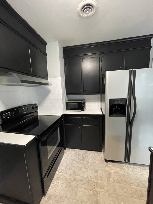 Photo - 1002 Sherwood Cir