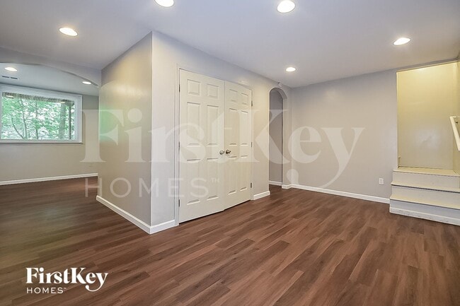 Photo - 4927 Wade Valley Way