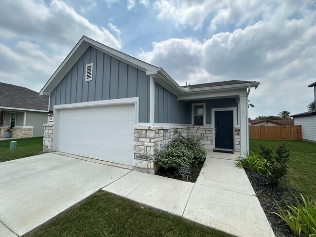 Building Photo - Beautiful Single-Story Home with Covered Patio & Fenced Yard!