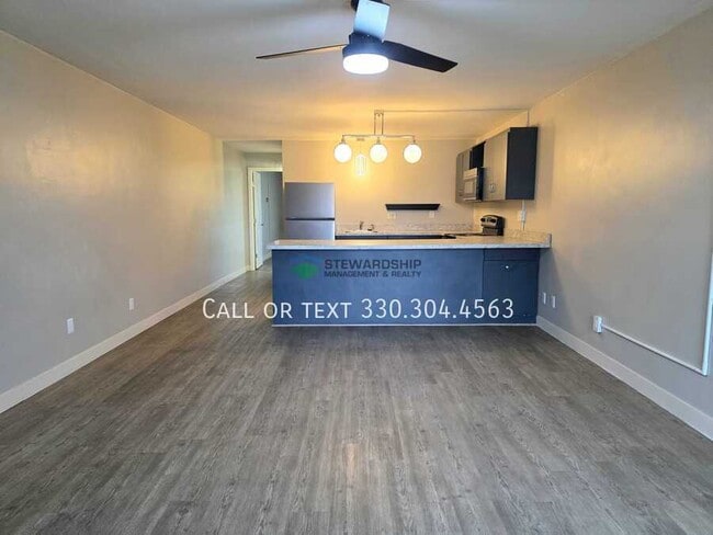 Photo - 2331 E Market St Unidad 306