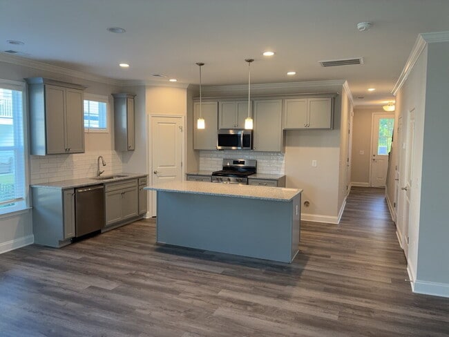 Photo - "Charming 3-Bed Lakeside Retreat with Fireplace and Hardwood Floors on George Smith Mill Road!"