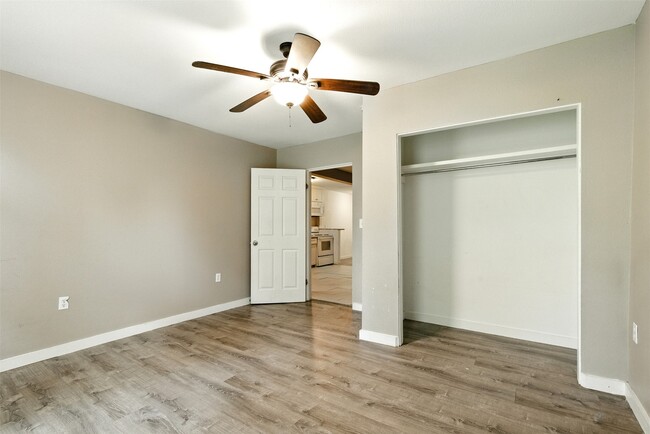 Building Photo - 1718 N Travis Ave