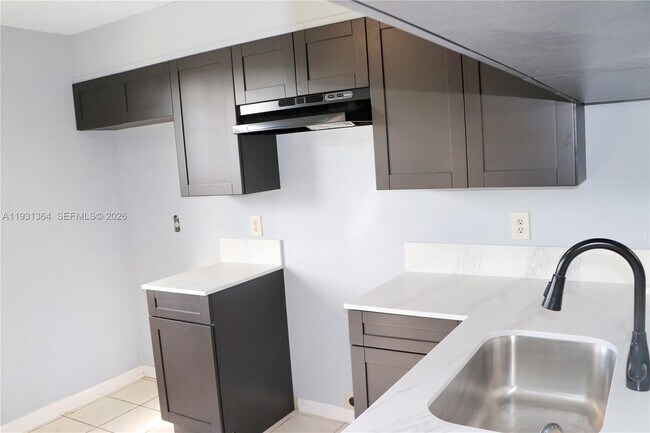 Photo - 1080 N Franklin Ave Unit 1080B