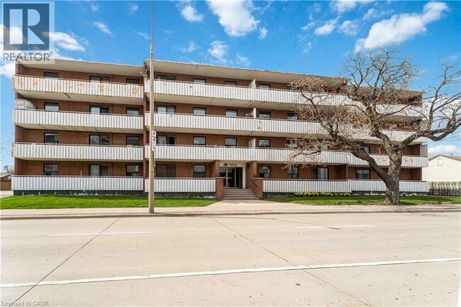 Photo - 269 Parkdale Ave N Unit 303