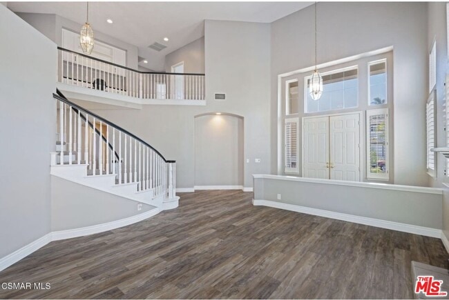 Photo - 335 Kitetail St