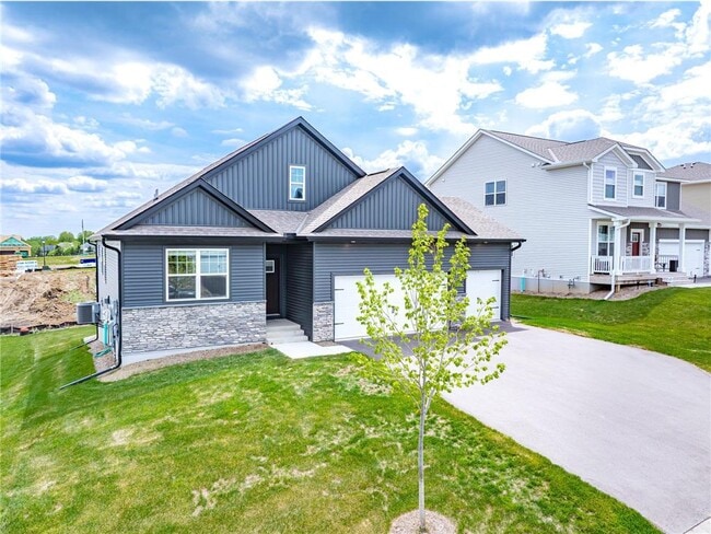 Photo - 717 Winterberry Ln