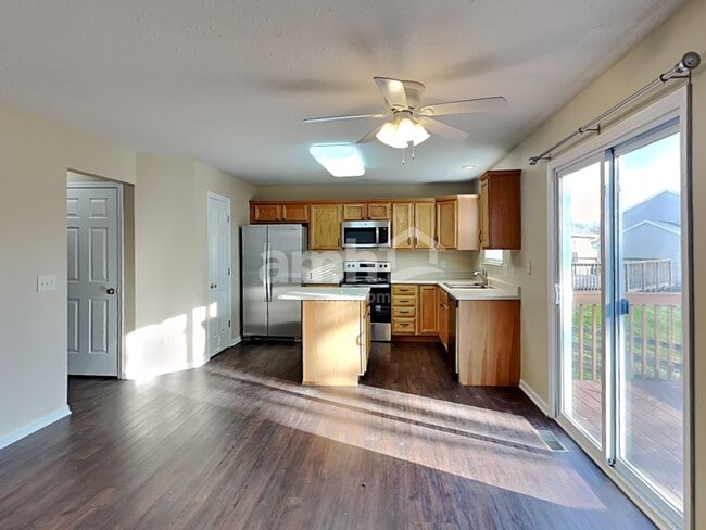 Photo - 637 Ellen Dr