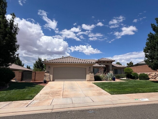 Building Photo - Sugar Plum Rental