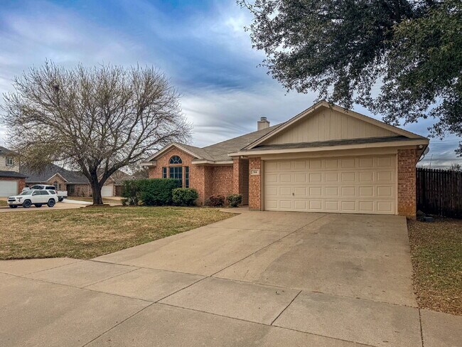 Photo - 3 Bedroom, 2 Bath Home in Crowley on Corner Lot