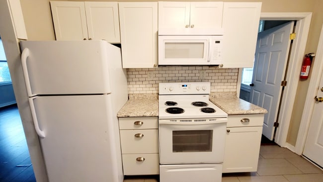 Photo - 38 E 32nd St