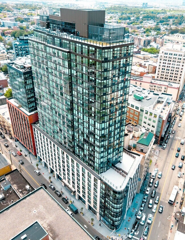 425 Summit Ave