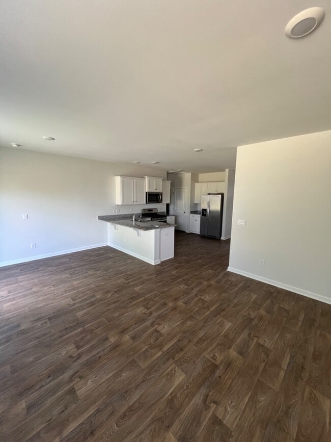 Photo - 190 Oakwood Blvd