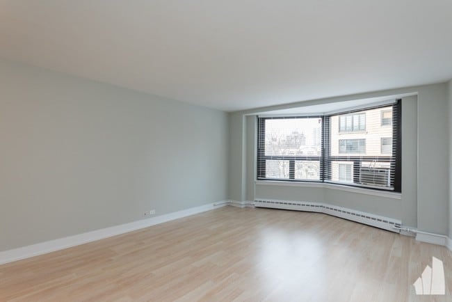 Photo - 445 W Wellington Ave Unit 6A