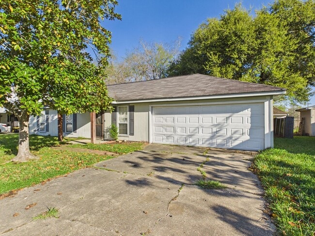 Photo - COMING SOON! 3 Beds, 2 Baths House for rent in Milton!