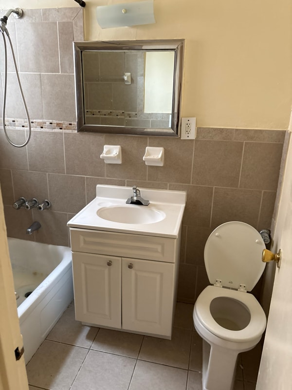 Photo - 3940 Bronx Blvd Unidad 3