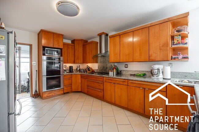 Photo - 1806 W Grand Ave Unit 3F
