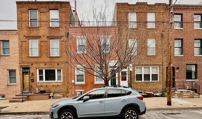 Building Photo - 2+ BED/1.5 BA Solid HOUSE in great East Passyunk/LOMO location w/ Central AC-HARDWOOD Flooring-WA...