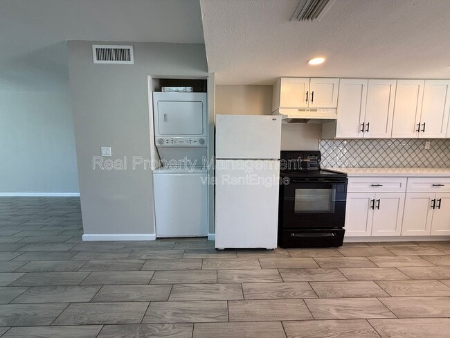 Photo - 3302 W Loma Ln Unit 3