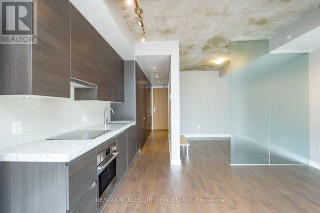 Photo - 629 King St W Unit 818