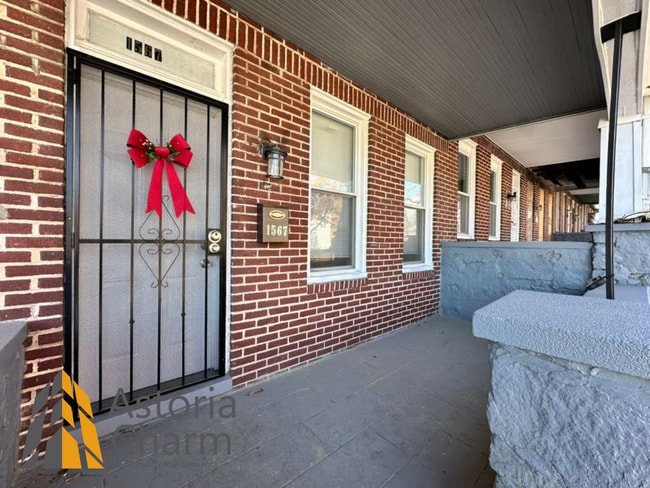 Photo - 4 Bedroom or 3 Bedroom with Den Home with First Floor Bedroom on Homestead Street