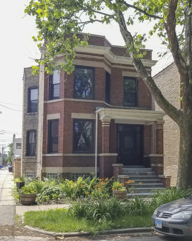 Exterior 1 - 2017 W Cullom Ave Unit 2