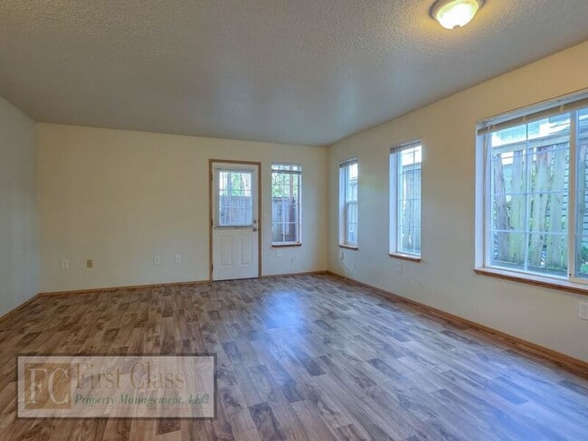 Photo - 1908 NE 46th Ave