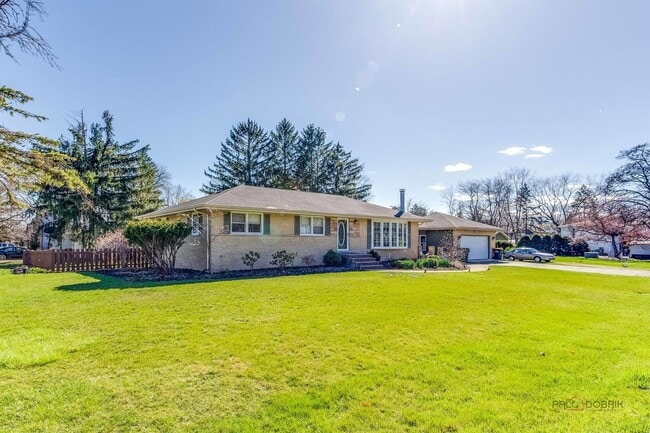 Photo - 23W073 Dickens Ave