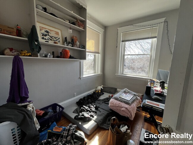 Photo - 1725 Commonwealth Ave Unit 2