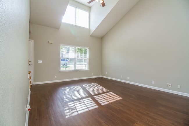 Photo - 360 Davids Way